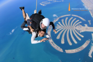 Abenteuer in Dubai Wüstensafari, Fallschirmspringen & Wassersport pur